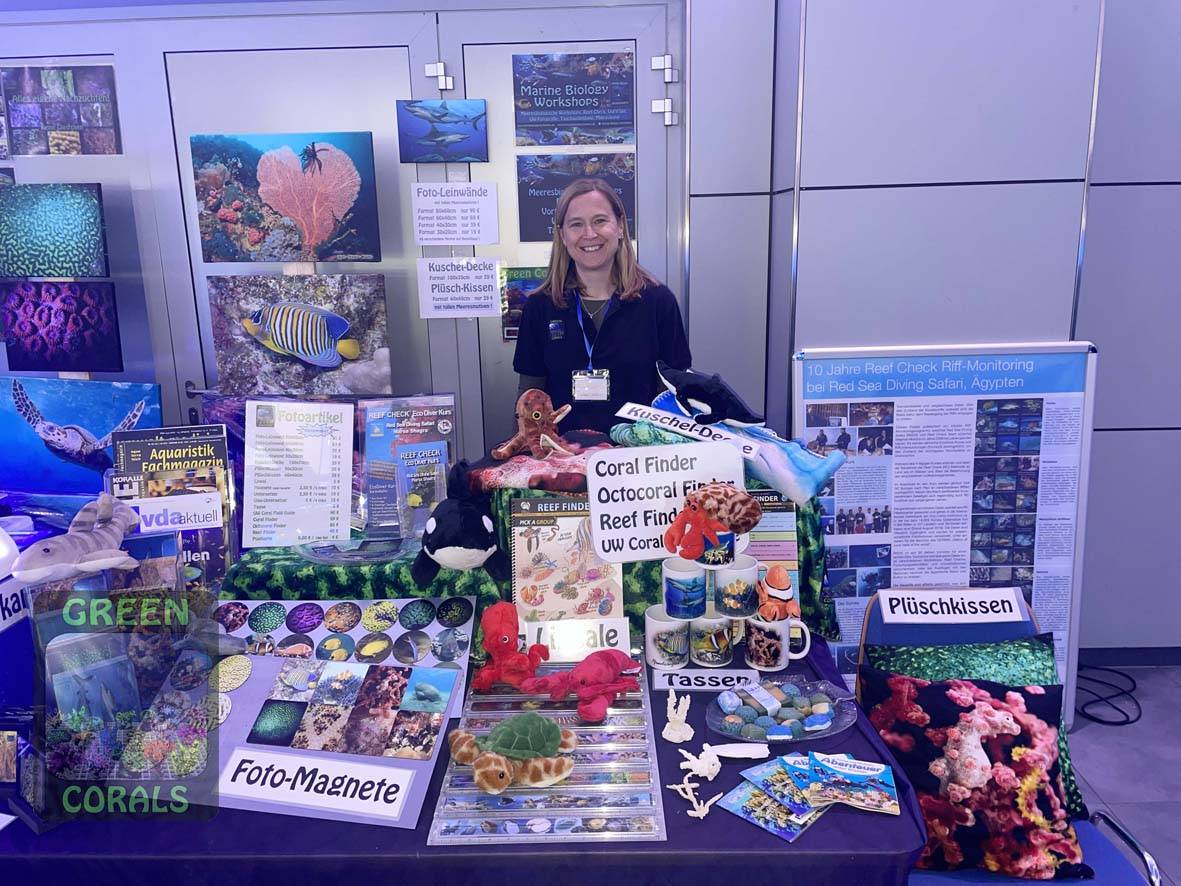 Sandra am GREEN CORALS Stand